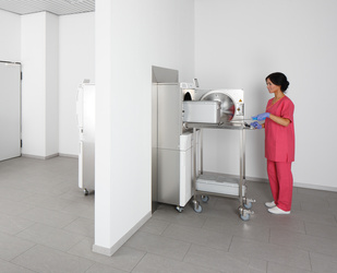 Autoklaw Cliniclave 45D w wersji dwudrzwiowej, przelotowej